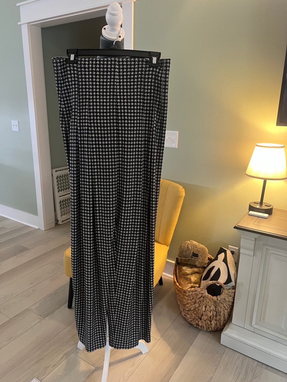Norma Kamali Black and White Houndstooth Maxi Wide Leg High Waist pants - Picture 5 of 15